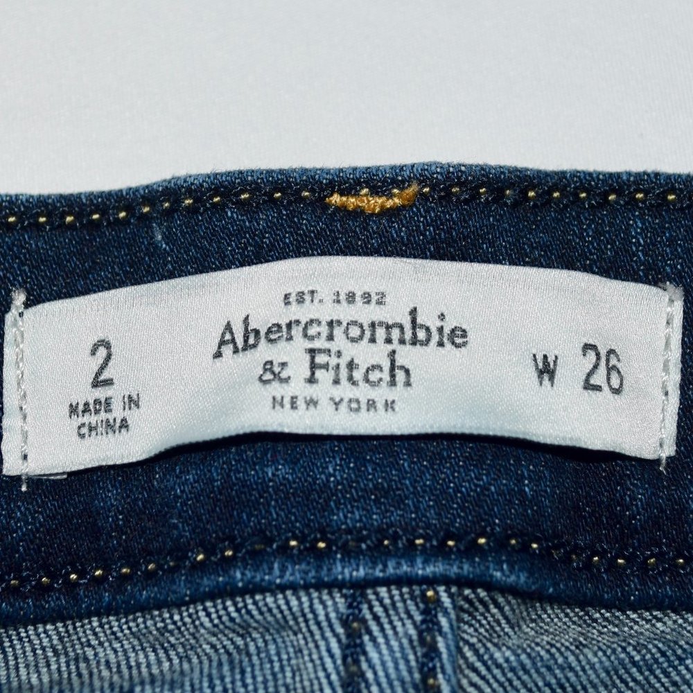 Abercrombie & Fitch Cuffed Denim Jean Shorts - Size 2 - 26 Waist - Picture 3 of 10